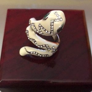 Statement fashion ring